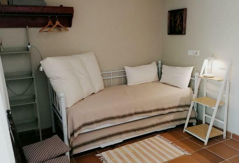 Четырехместный Номер Стандарт, Marakasa B&b