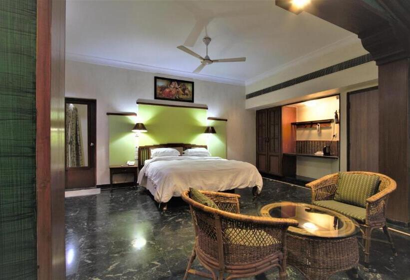 Полулюкс, Damanganga Valley Resort Silvassa