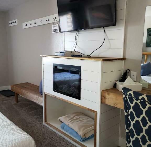 Номер Стандарт Вид на Горы, Flaming Gorge Resort