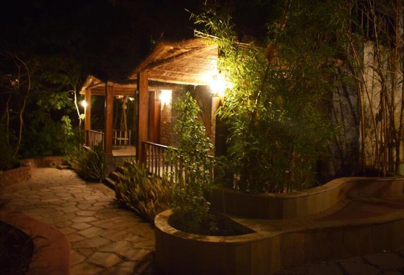 디럭스 룸, Kumbhalgarh Forest Retreat