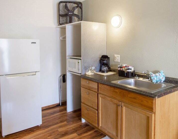 חדר סטנדרט שתי מיטות זוגיות, The Pioneer Motel