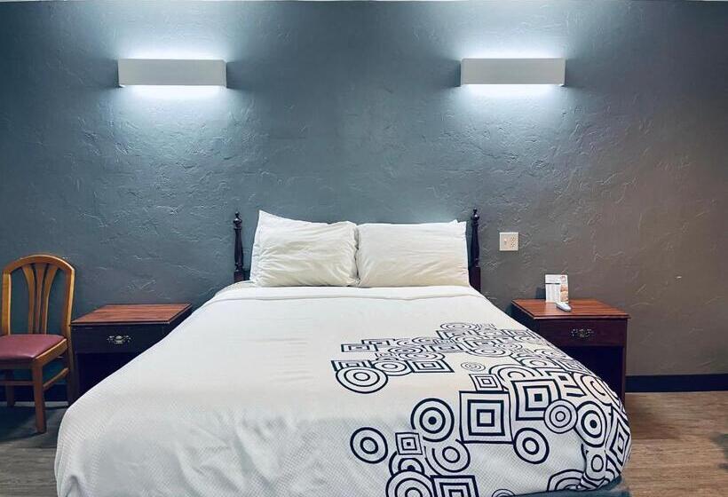 Номер Стандарт, Century 21 Motel