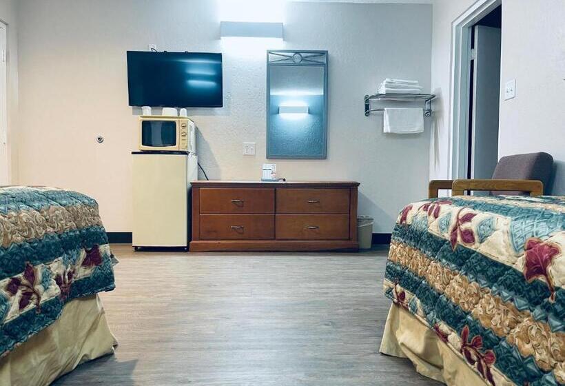 Номер Стандарт 2 Двуспальные Кровати, Century 21 Motel