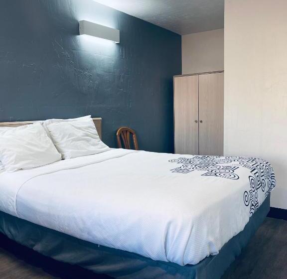 Номер Стандарт, Century 21 Motel