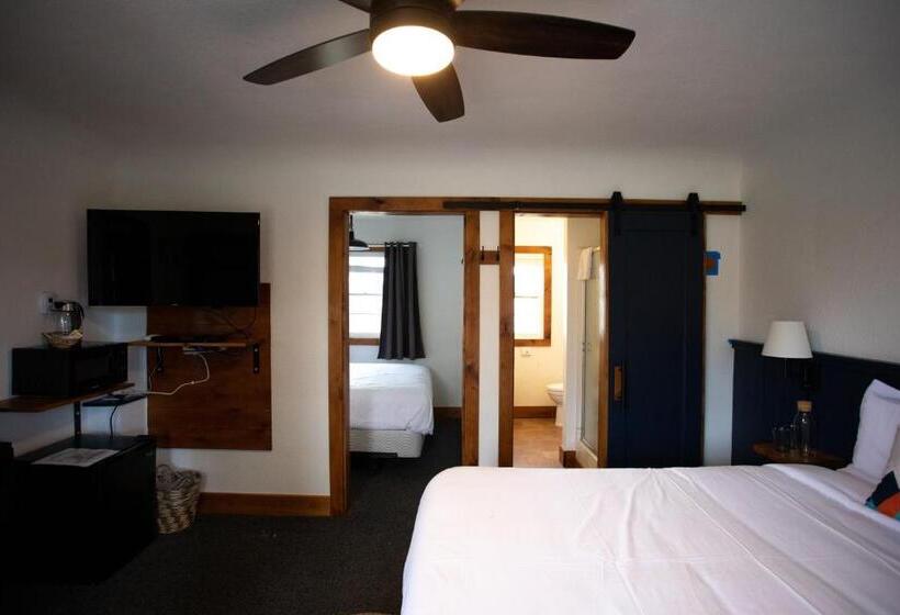 标准间, Left Coast Lodge