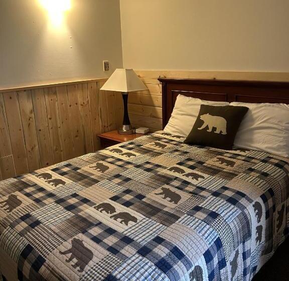 이코노미 룸, Holiday Lodge