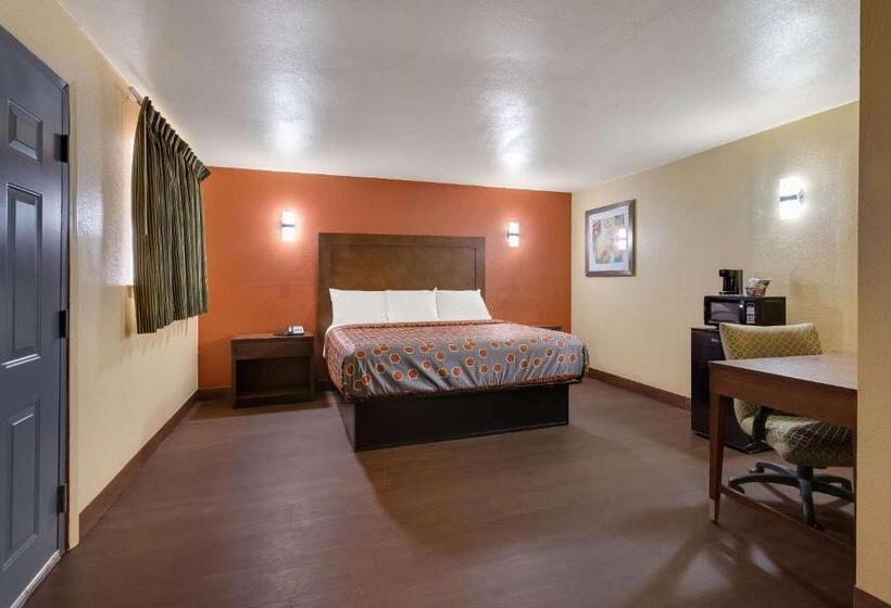 스탠다드 룸 킹사이즈 침대, Rodeway Inn & Suites East