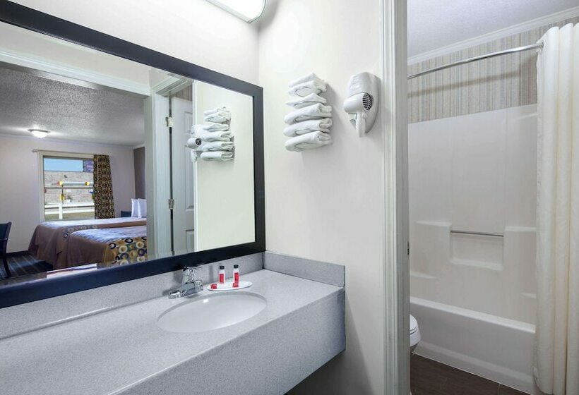 Номер Стандарт 2 Двуспальные Кровати, Travelodge By Wyndham Orangeburg