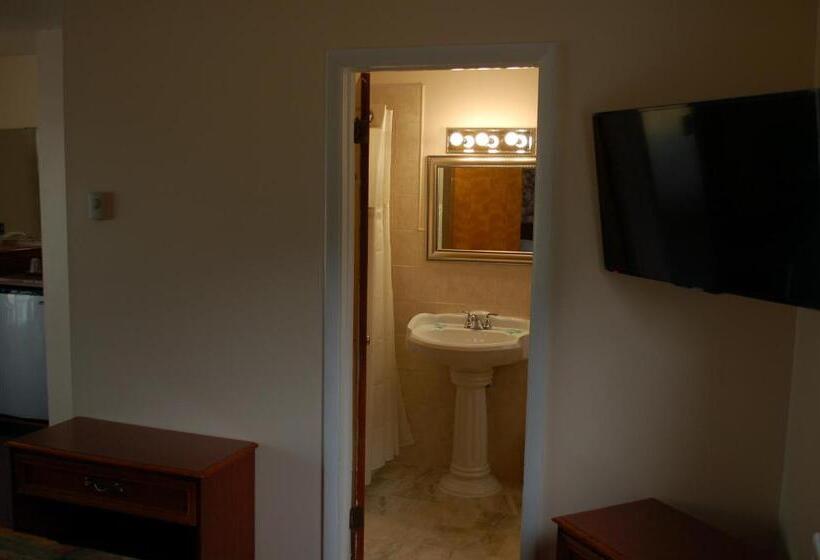 Номер Superior, Sara Glen Motel   Saratoga Springs Glens Falls
