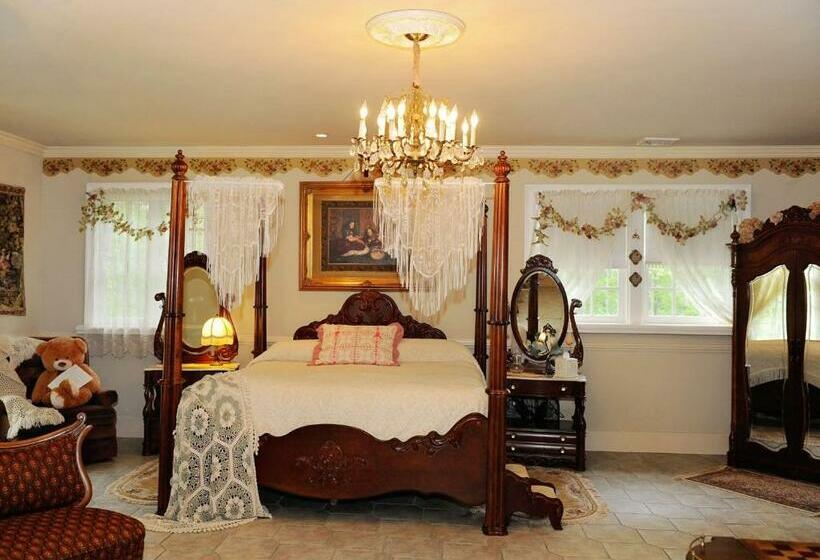 Люкс Кровать Кинг, A Walk In The Woods Bed And Breakfast