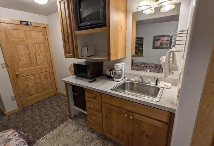 Трехместный Номер Базовый, Jared S Wild Rose Ranch Resort