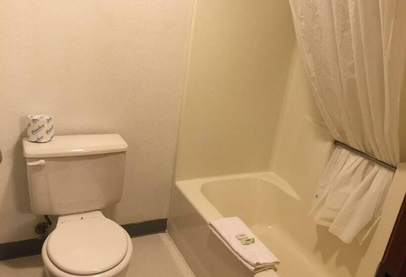 Номер Стандарт, Travelodge By Wyndham Redwood Falls