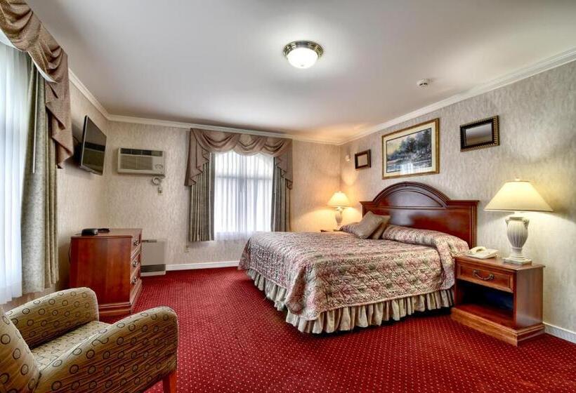 جناح تنفيذي مع بلكونة, Roosevelt Inn & Suites Saratoga Springs