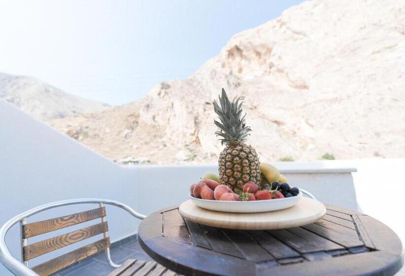 اتاق استاندارد سه نفره, Dodomar Selection
