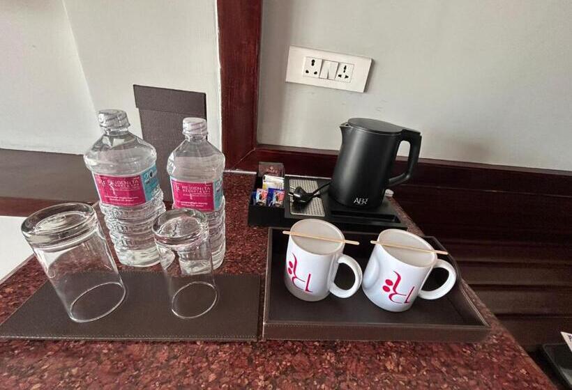 اتاق استاندارد چهار تخته, Regenta Resort & Spa By Riverside, Chitwan