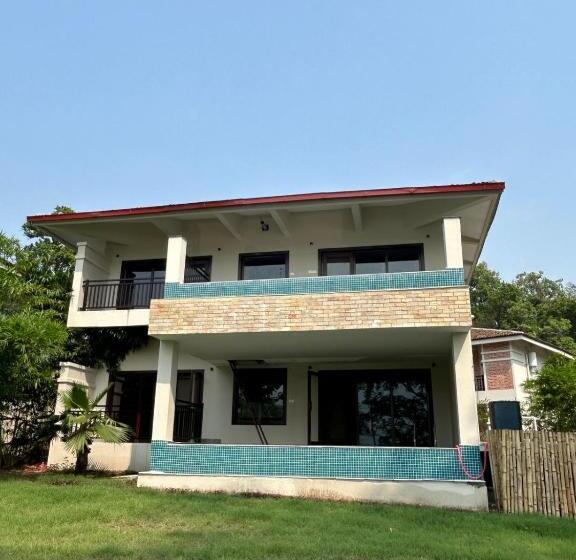 سوییت با استخر, Regenta Resort & Spa By Riverside, Chitwan