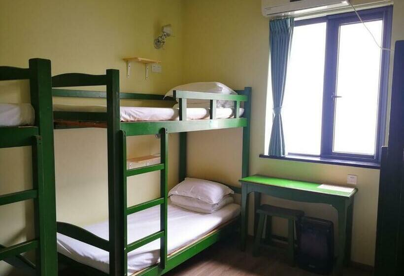 Кровать в Общей Комнате, Hofang Guest House