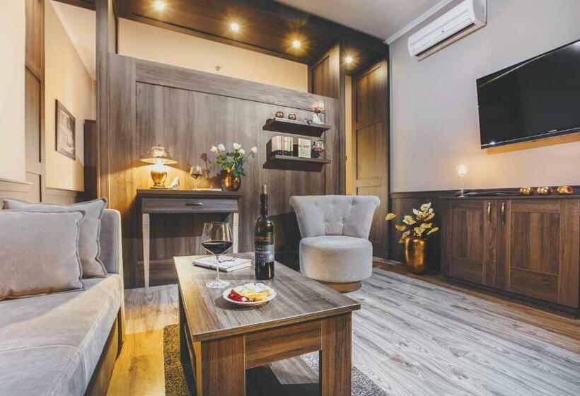 Люкс Повышенной Комфортности, Komló Hotel Gyula
