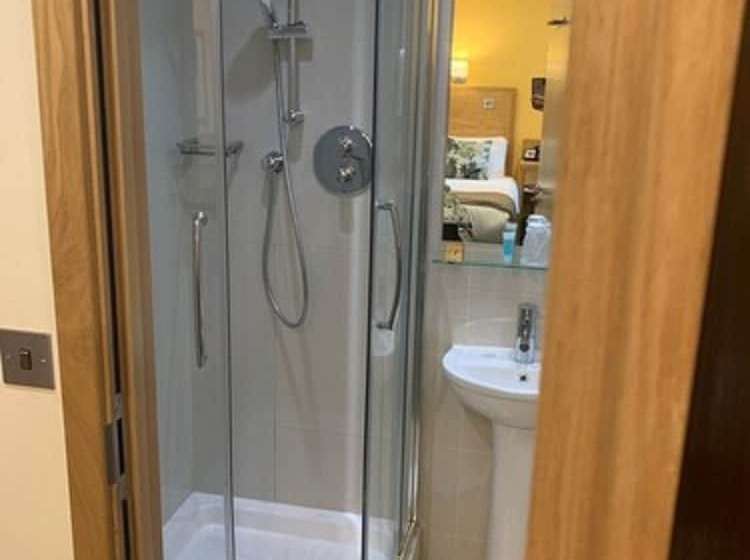 اتاق استاندارد یک نفره, Regency Hotel Parkside