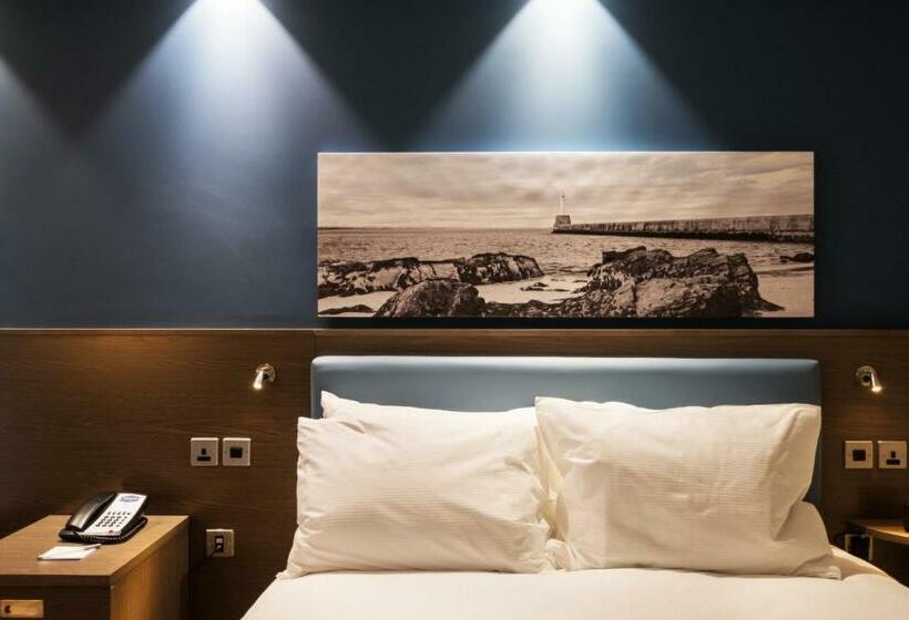 Номер Стандарт, Hampton By Hilton Aberdeen Airport