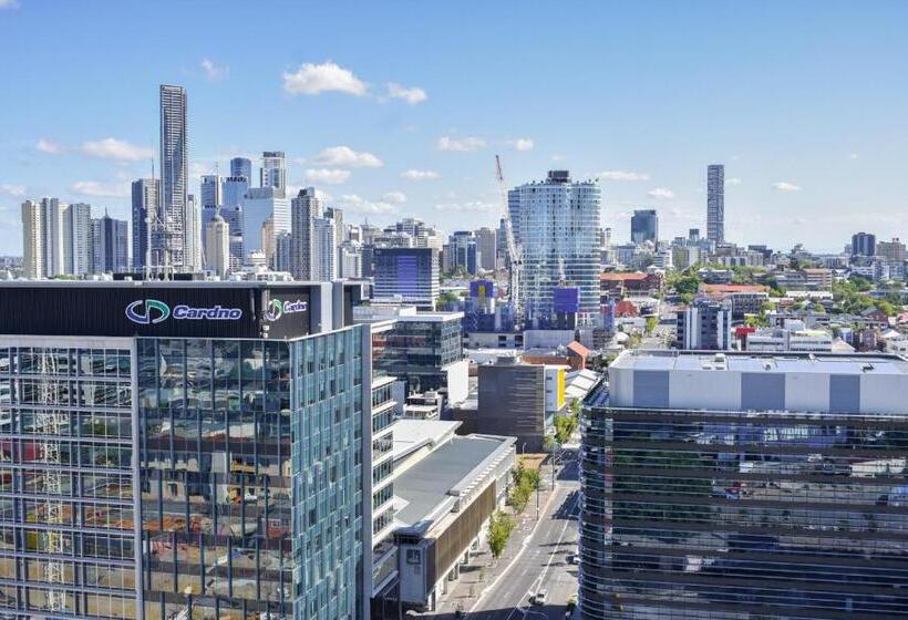 דירת שלושה חדרים, Belise Apartments