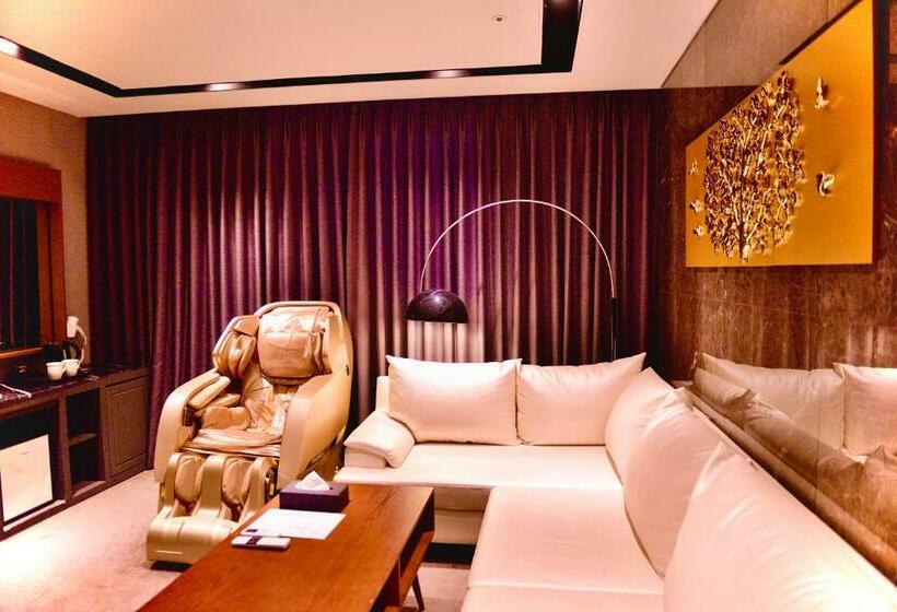 Family Suite, Golden Business