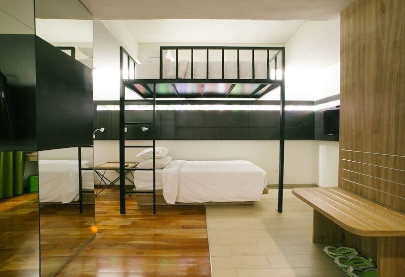 Номер Стандарт, Maxonehotels At Dharmahusada   Surabaya