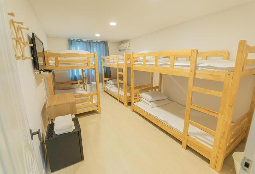 패밀리 룸, James Blue Hostel