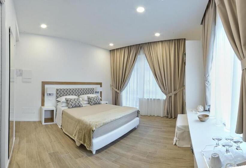 اتاق لوکس با بالکن, Dea Guest House