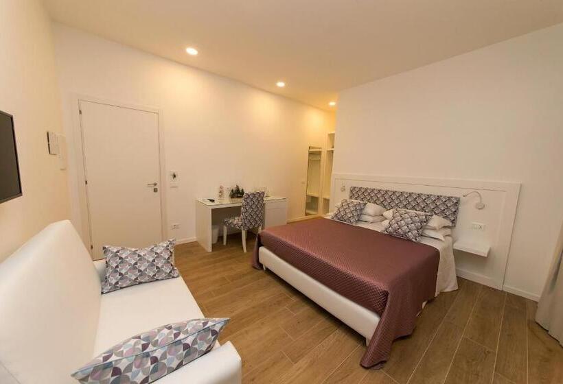 اتاق لوکس سه تخته, Dea Guest House