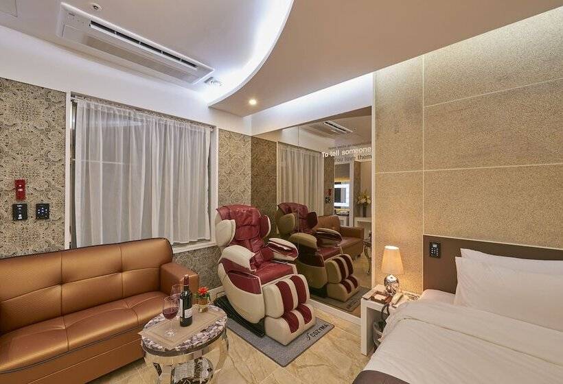 小型套房, Dubai