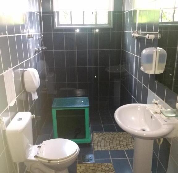 공동 객실, Onça Da Praia Hostel