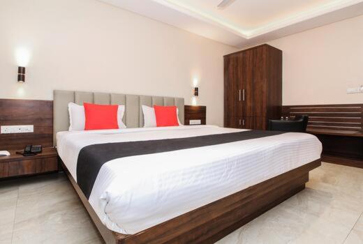 Номер Deluxe Кровать Кинг, Aarya Regency