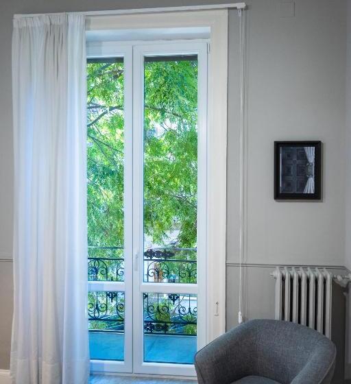 اتاق لوکس با بالکن, Casa Mo Room And Suite