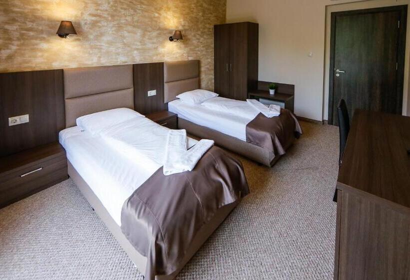 اتاق خانوادگی, Family Hotel Ognyanovo