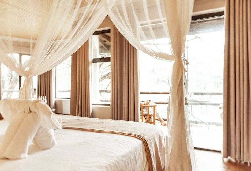 샬레, Baluleni Safari Lodge