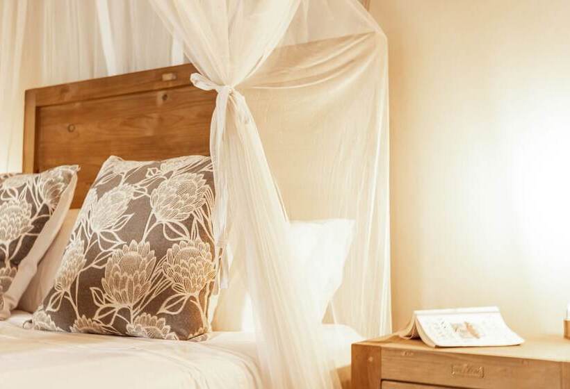 샬레, Baluleni Safari Lodge