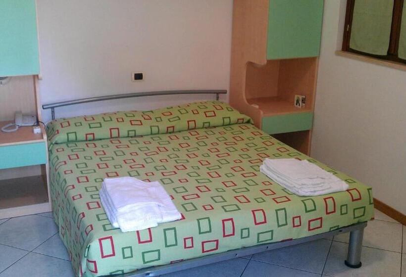 Economy Triple Room, Country House Una