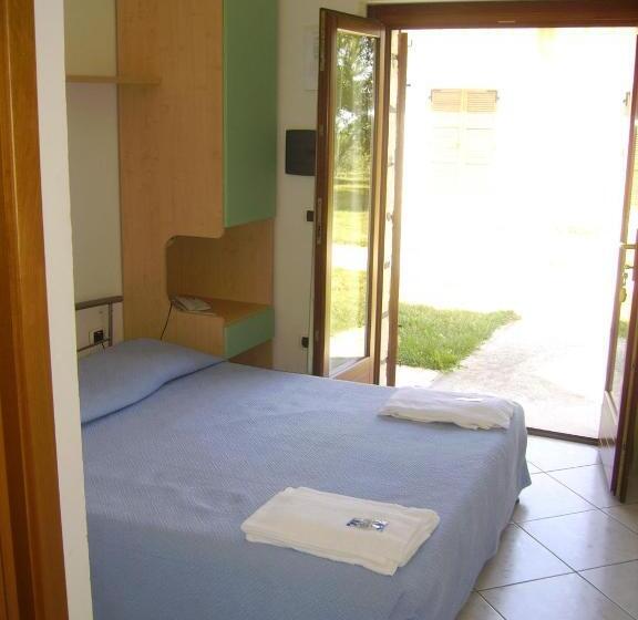 اتاق عادی, Country House Una