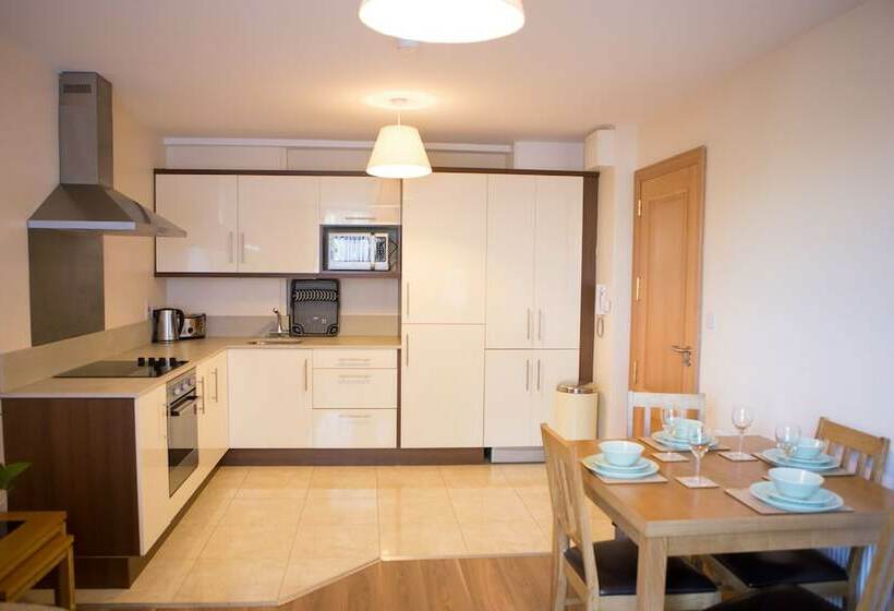 1 Bedroom Apartment, Broc House Suites