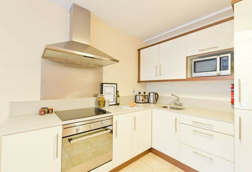 1 Bedroom Apartment, Broc House Suites
