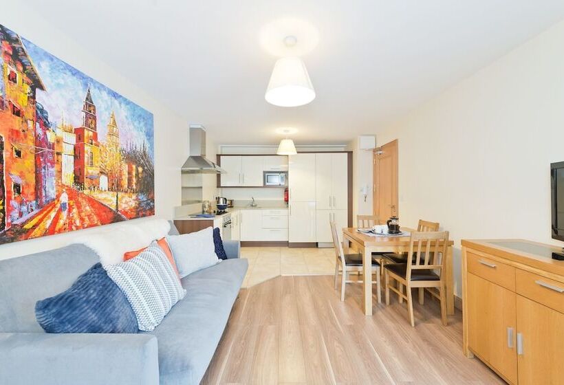 1 Bedroom Apartment, Broc House Suites