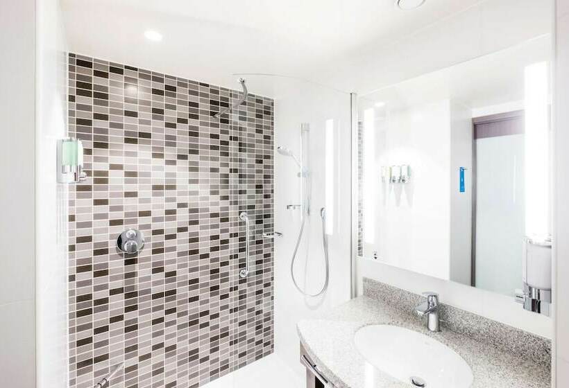 Номер Стандарт, Hampton By Hilton Aberdeen Westhill