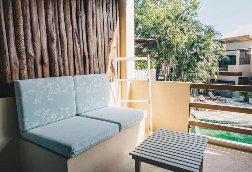 스탠다드 룸 풀장 전망, The Hideaway Resort