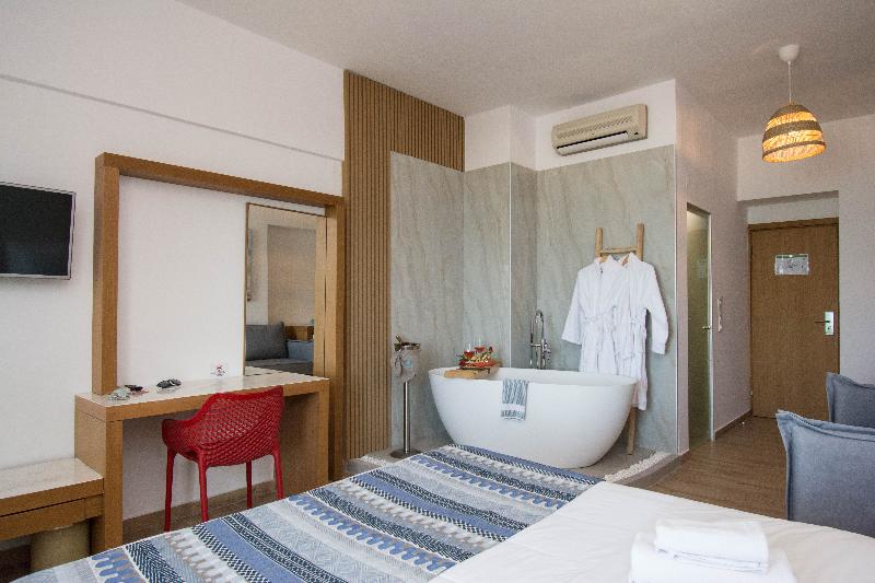 주니어 스위트 바다 전망, Yianna Caravel Suites By Checkin Adults Only