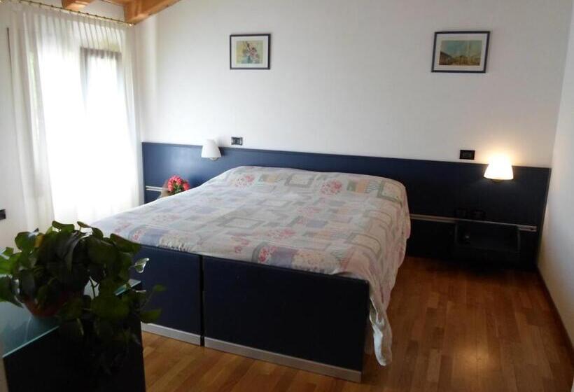 חדר סטנדרט יחיד, Contra  Contarini