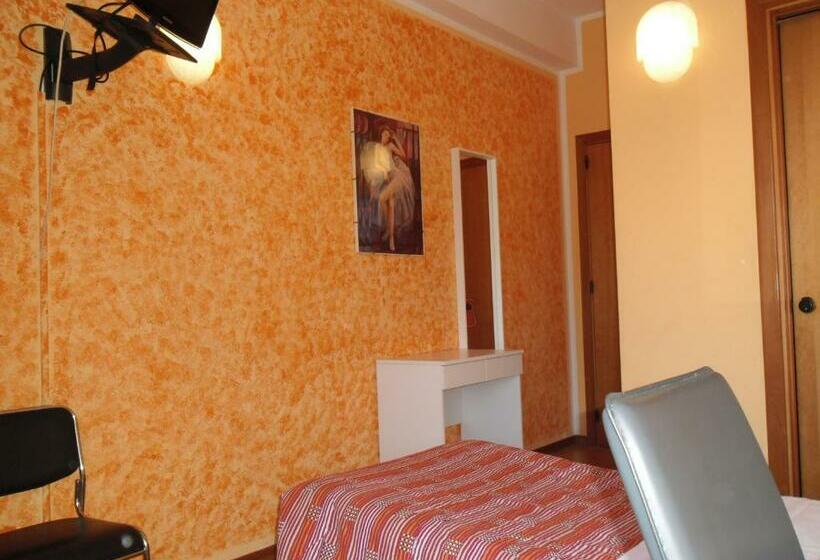 اتاق استاندارد یک نفره, Albergo Roma
