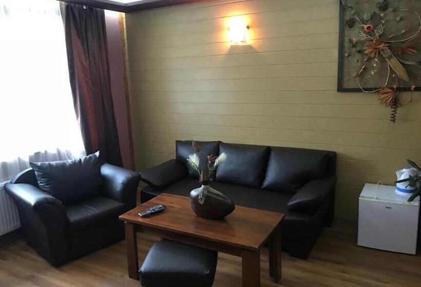 סוויטה עם מרפסת, Complex Katalina