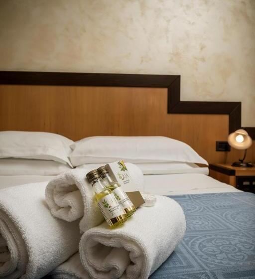 חדר סטנדרט לארבעה, Olimpia