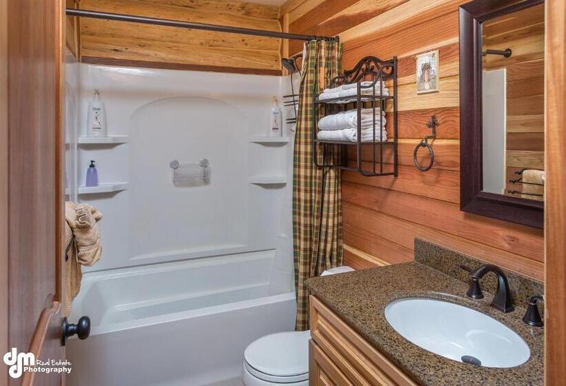 Номер Стандарт, Alaska Knotty Pine B&b